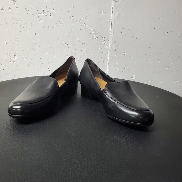 Trotters Women's Black Leather Loafers NWOT Sz 6.5 - Picture 8 of 11